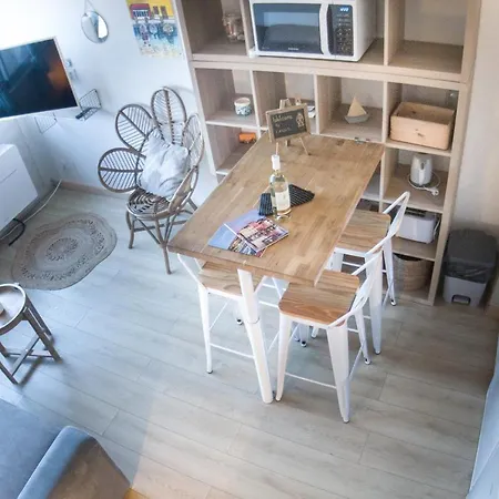 Center 2 Pers Et Garage Apartman *